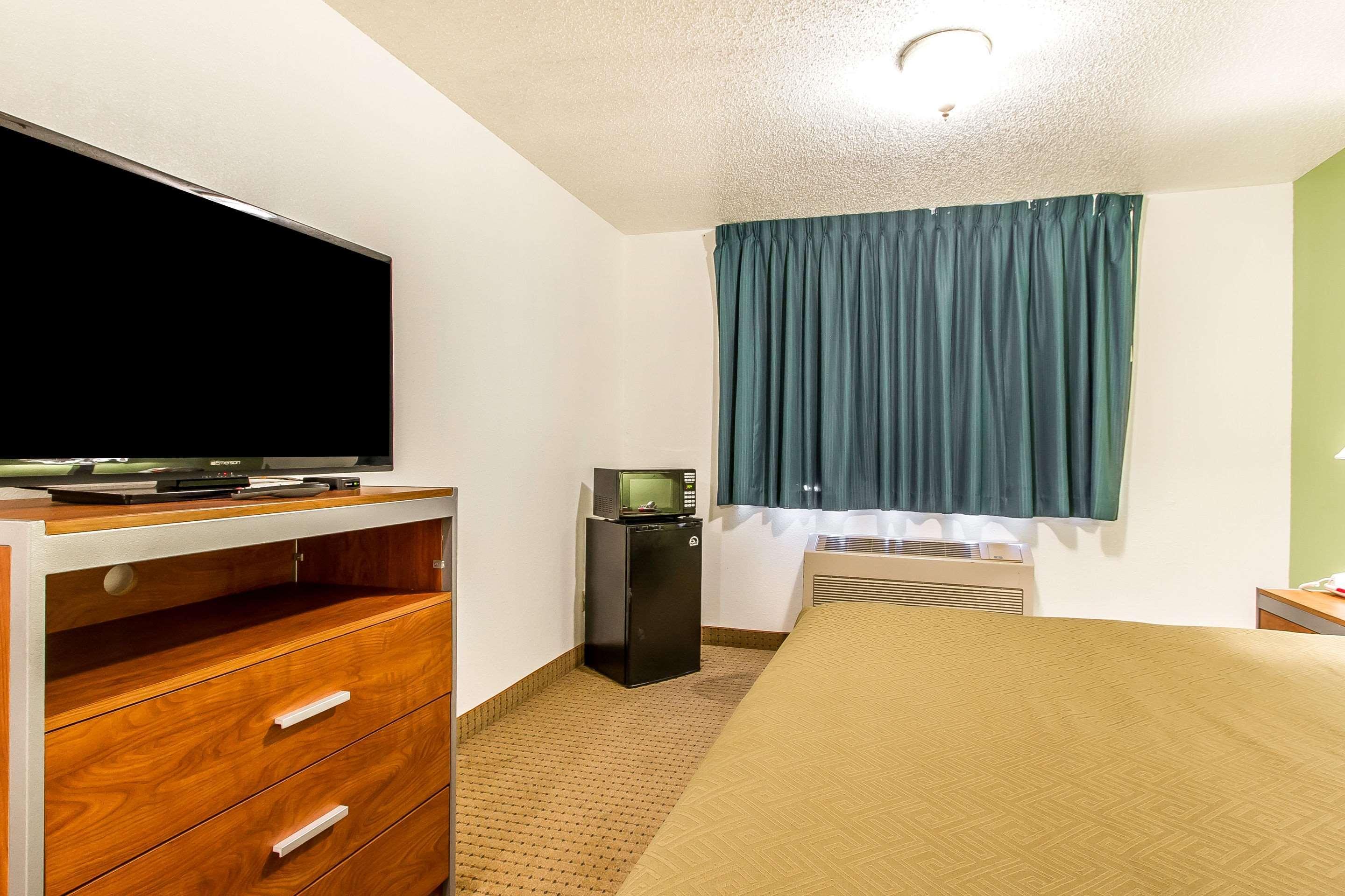 Econo & Hotel 2*